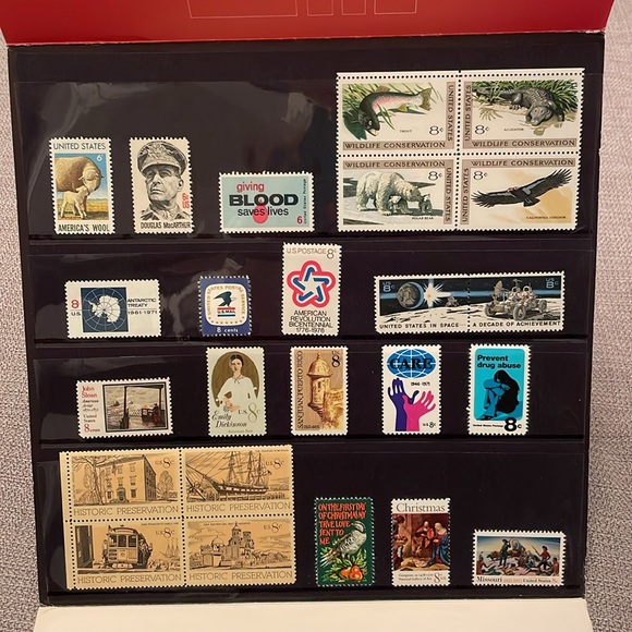 USA USPS Commemorative Stamp Set 1971 Special Issue Edition Mini Book Album - Picture 5 of 10